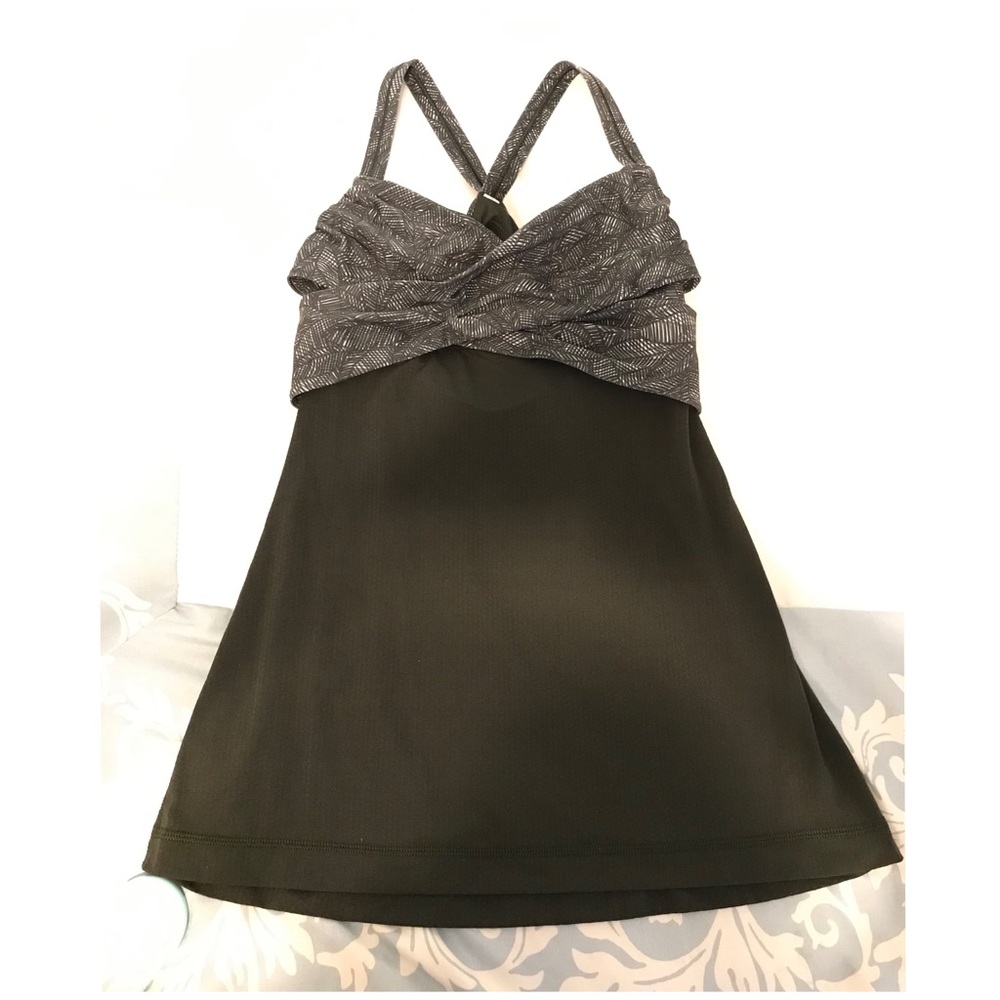 Lululemon workout top
